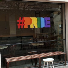 Großer Pride Fensteraufkleber für Glas - Wiederverwendbares Gay Pride Zubehör für Fenster - Pride Party Dekorationen für Geschäfte, Bāri, kafejnīcas, klubi