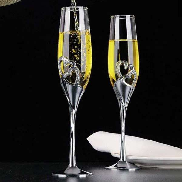 kiss me Set of 2 Creative Heart Champagne Flutes, Champagne Glass Set, Wedding Crystal Glasses, Toast Cups, Gift Sets for Couples, Gift for Wedding, Anniversary, Christmas (Gift Box 2 Pack)