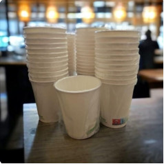 vidoelettronica Pack of 50 White Paper Cups Recyclable Individually Wrapped 250ml for B&B Hotel Guest Bathroom (50)