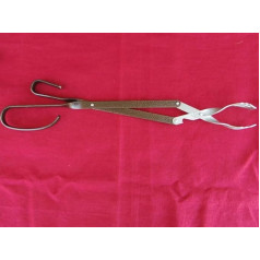 V-Tong Barbecue Tongs 51 cm Copper Hammered BBQ Tongs Model Western with Walnut Wood Handle