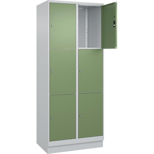 C + P Möbelsysteme C+P | 3er-Schließfachschrank Classic Plus | 2 Abteile | lichtgrau/resedagrün | B 800 mm | 6 Fächer | mit Bodensockel
