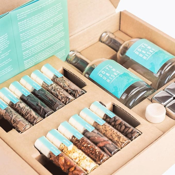 DO Your Whisky | DIY Whisky Gift Set with 12 Botanicals in Spice Bottles | Whisky Refine with Bottles, Funnel & Instructions | Gift for Him and Her for Father's Day, Birthday, Christmas